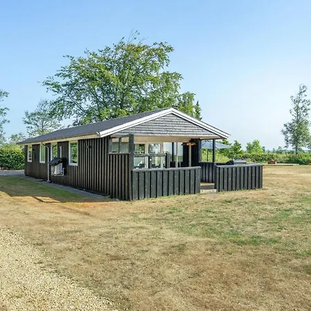 Three-bedroom Holiday In