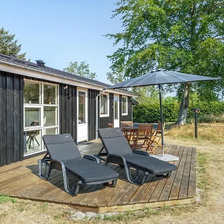 Three-bedroom Holiday In Blåvand