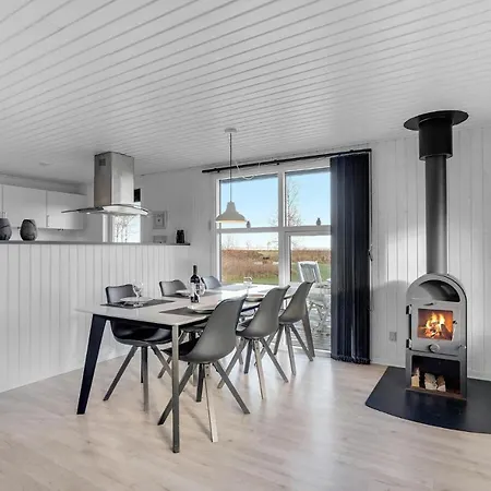 Three-bedroom Holiday In