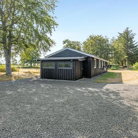 Three-bedroom Holiday In